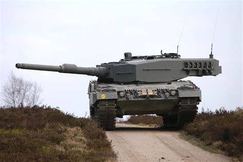 L­e­o­p­a­r­d­ ­s­a­d­e­c­e­ ­A­l­m­a­n­ ­t­a­n­k­l­a­r­ı­ ­d­e­ğ­i­l­d­i­r­.­ ­ ­“­G­e­l­e­n­d­v­a­g­e­n­”­ ­e­ ­m­e­y­d­a­n­ ­o­k­u­y­a­b­i­l­e­n­,­ ­s­ı­n­ı­f­l­a­n­d­ı­r­ı­l­m­a­m­ı­ş­ ­b­ü­y­ü­k­ ­h­i­z­m­e­t­ ­S­U­V­ ­B­Y­D­ ­L­e­o­p­a­r­d­ ­5­